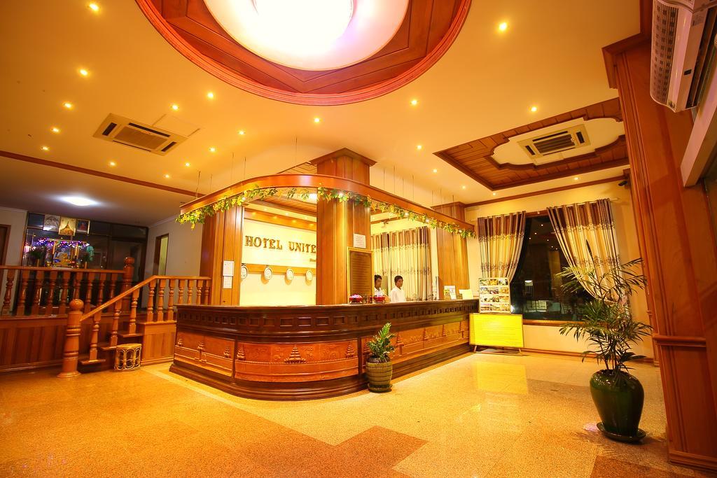 Hotel United Mandalay Esterno foto