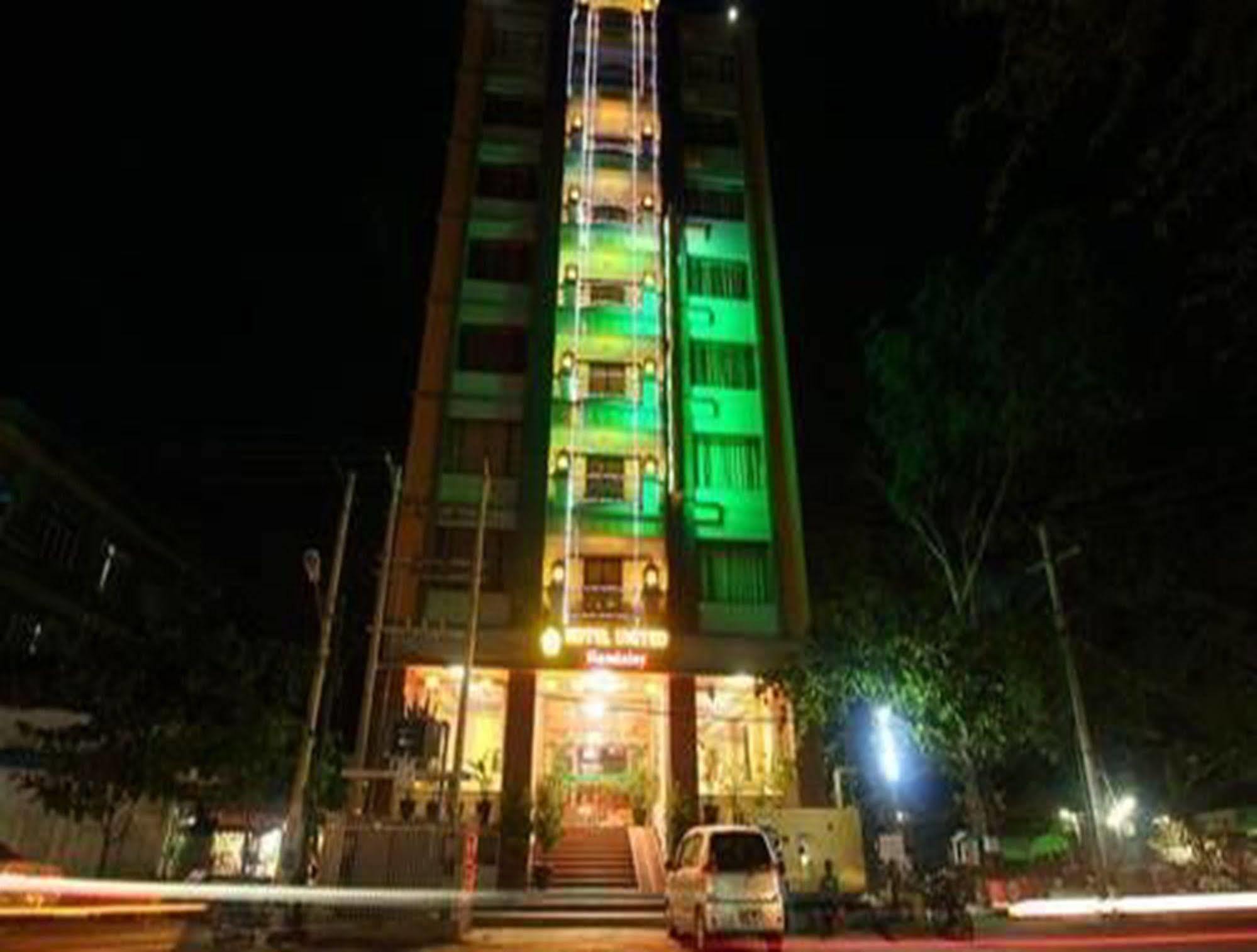 Hotel United Mandalay Esterno foto
