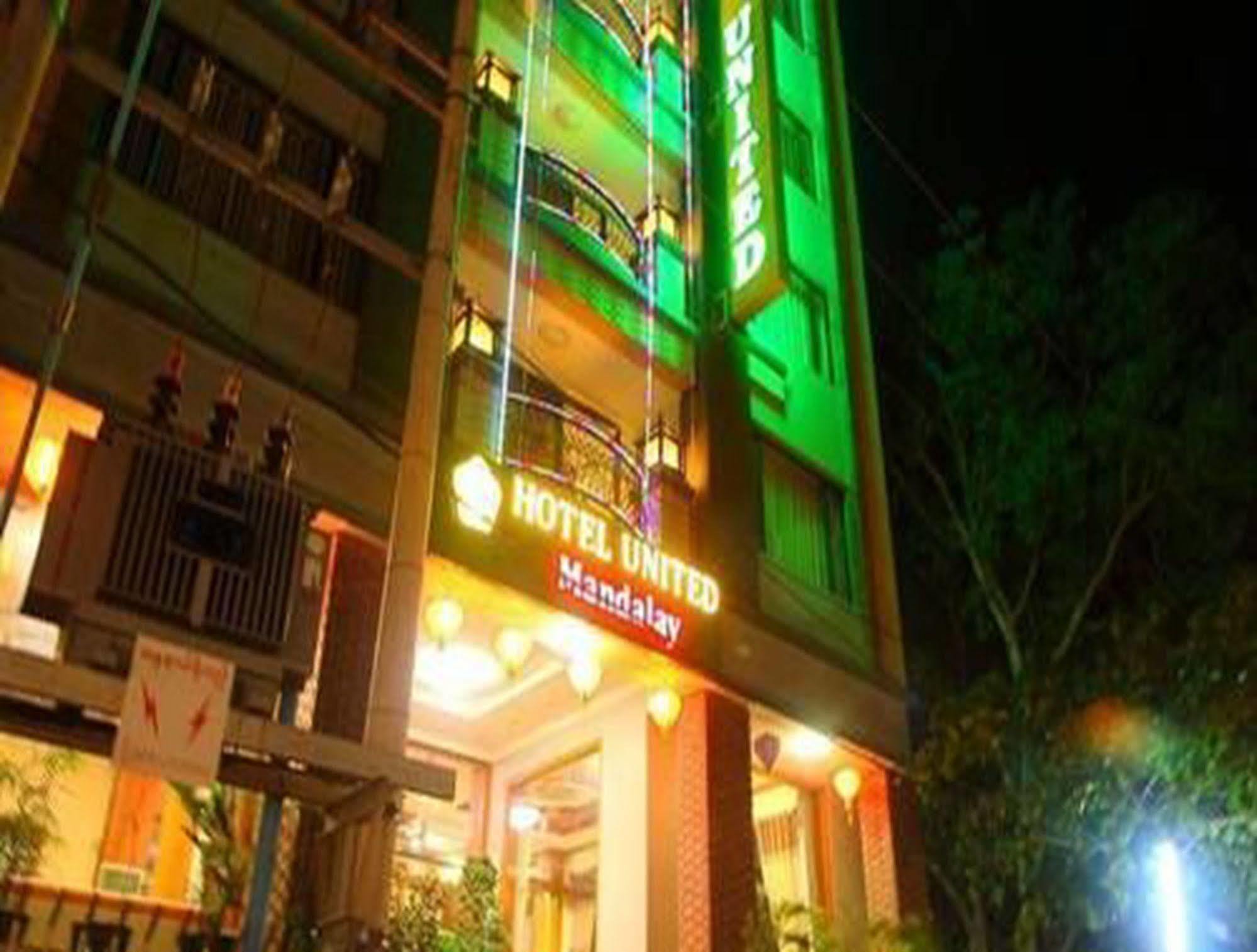 Hotel United Mandalay Esterno foto