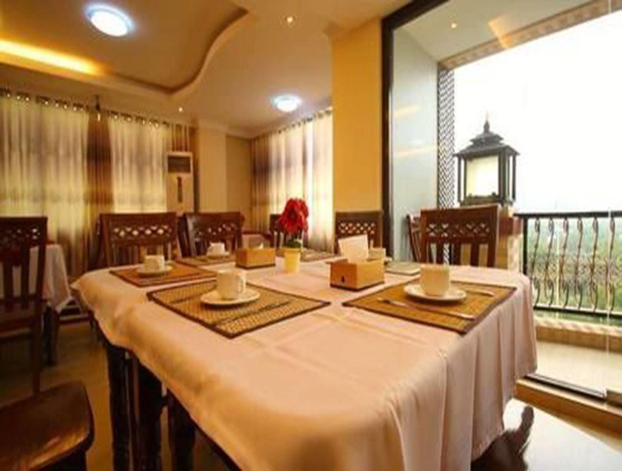 Hotel United Mandalay Esterno foto
