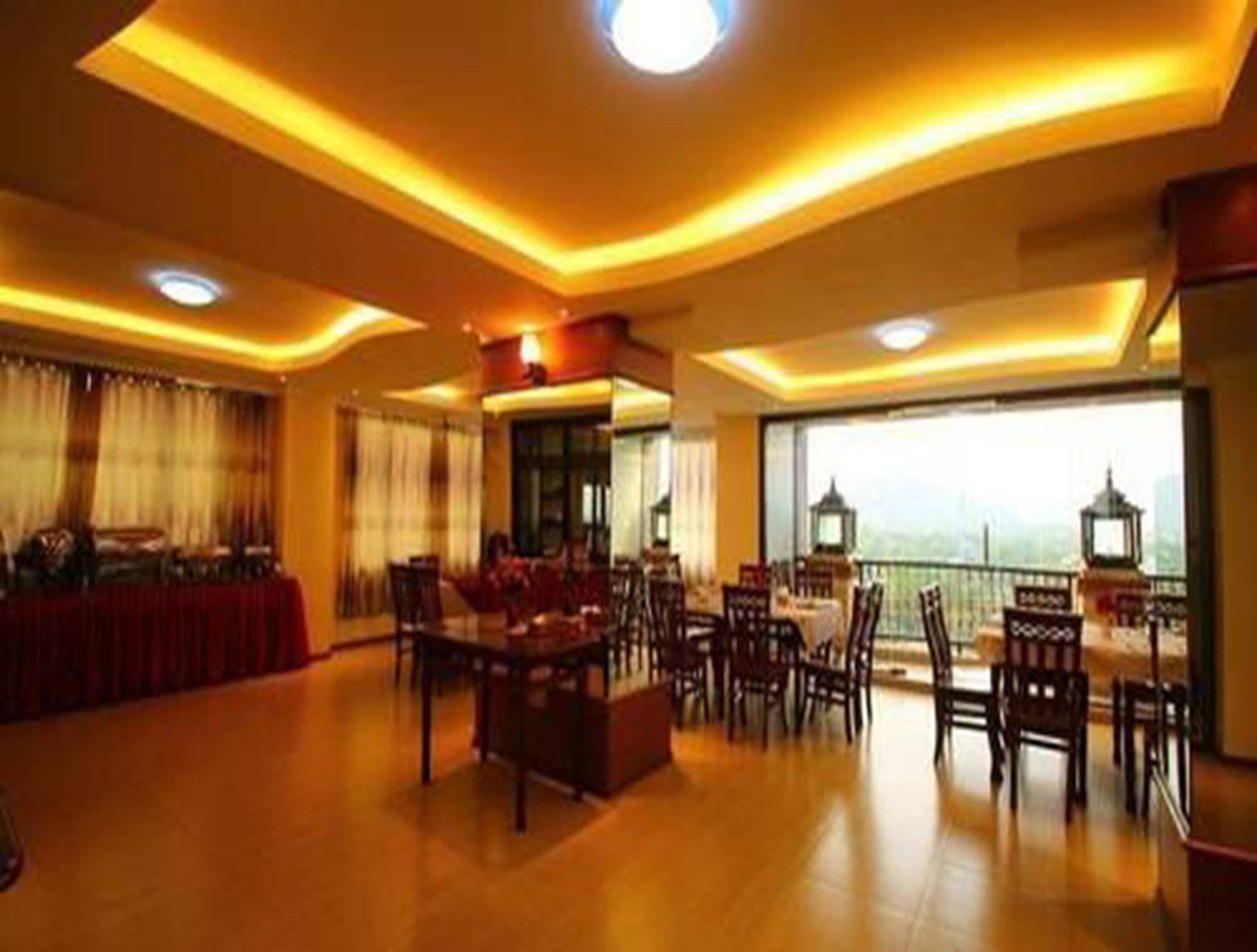 Hotel United Mandalay Esterno foto