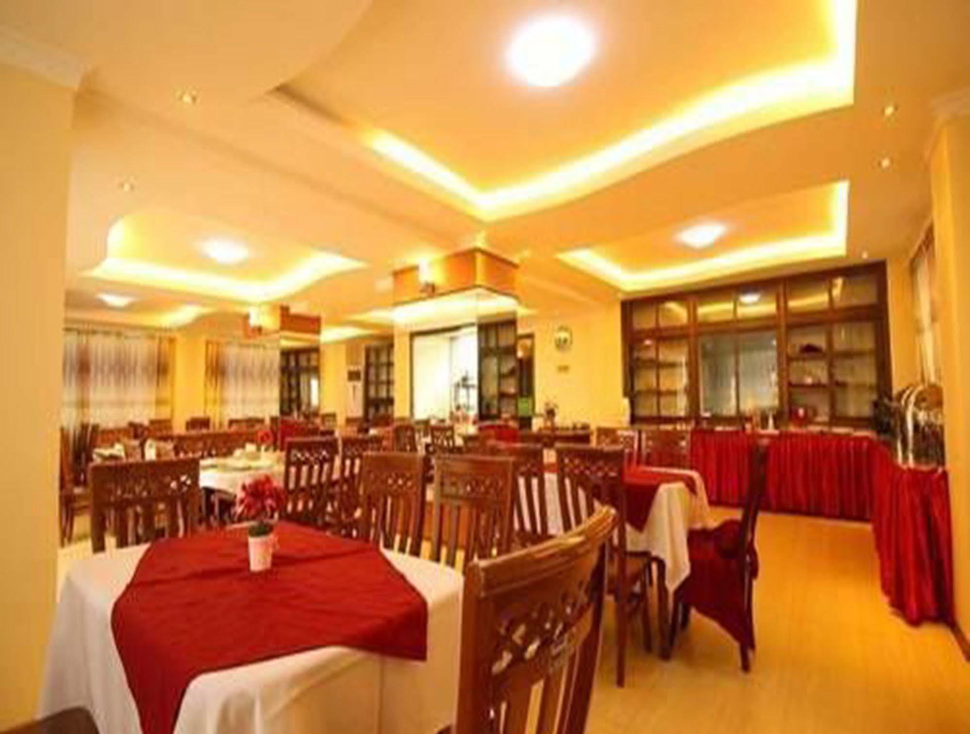 Hotel United Mandalay Esterno foto