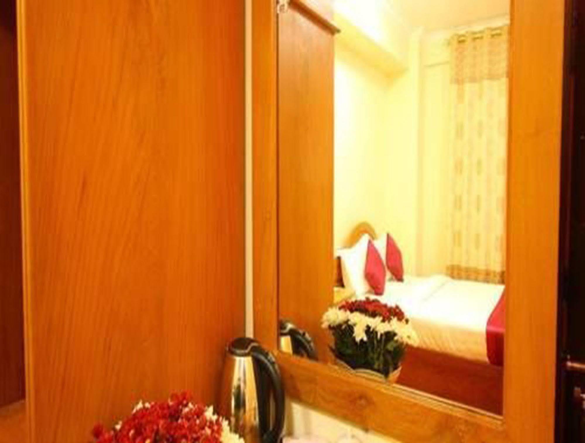 Hotel United Mandalay Esterno foto