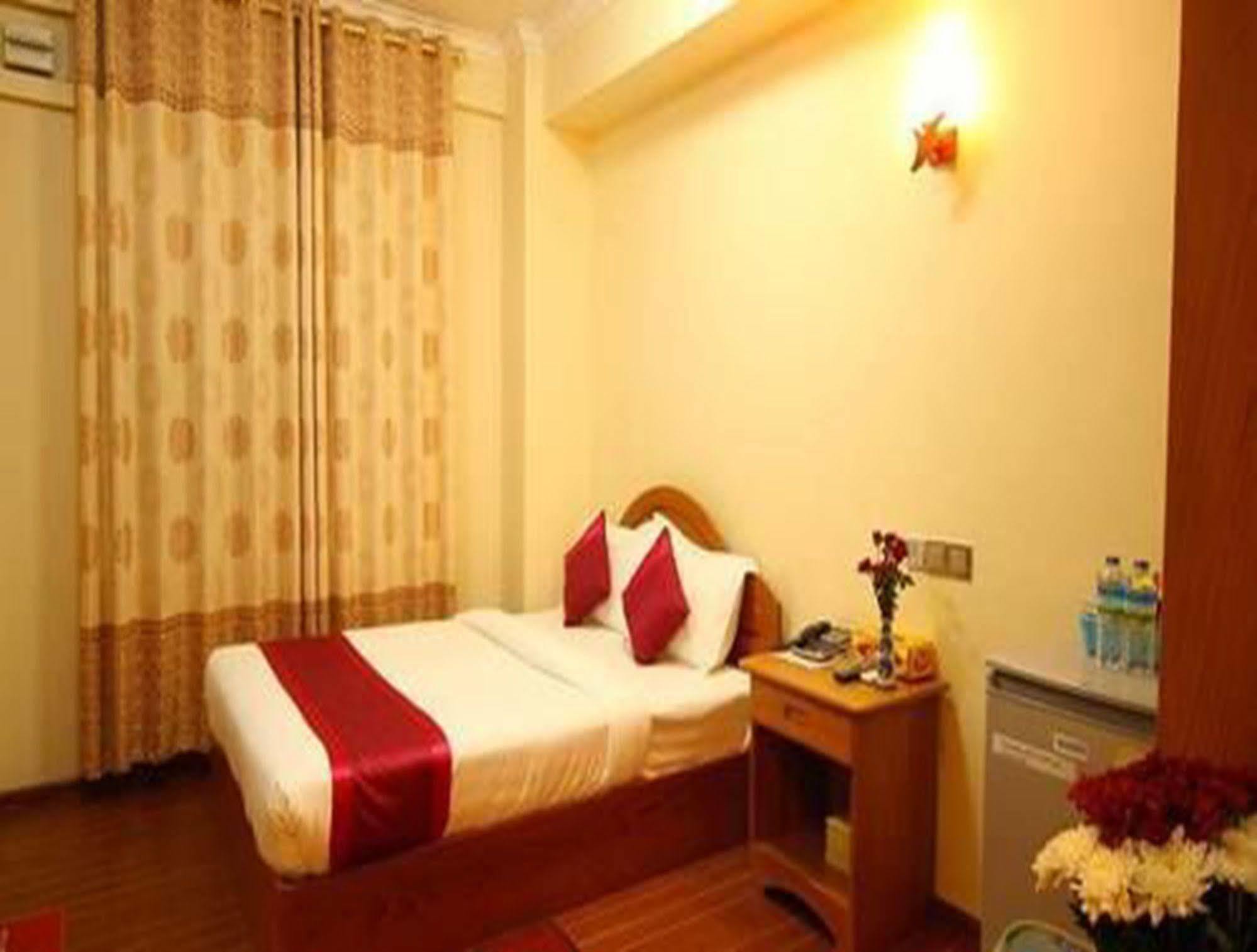 Hotel United Mandalay Esterno foto