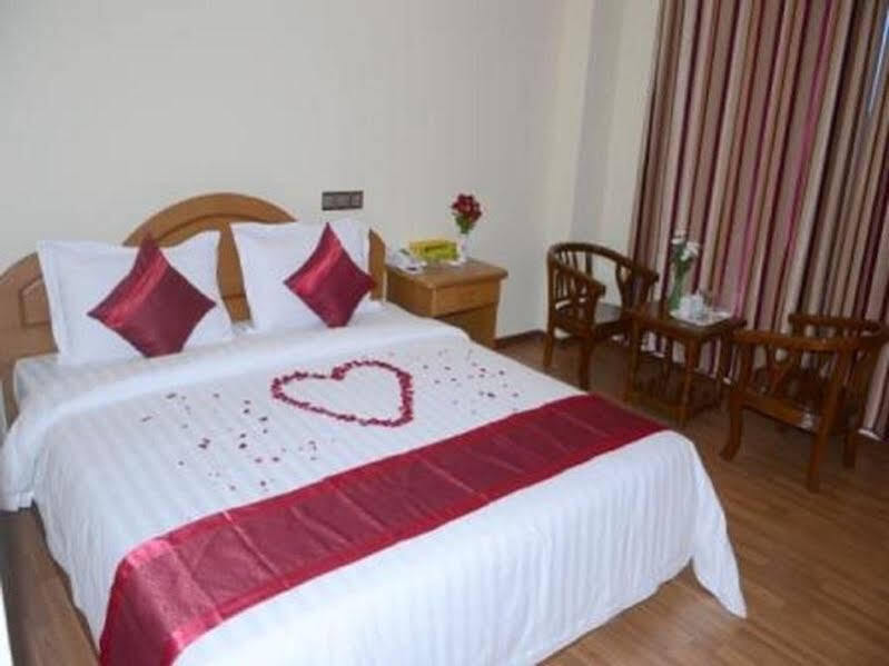 Hotel United Mandalay Esterno foto